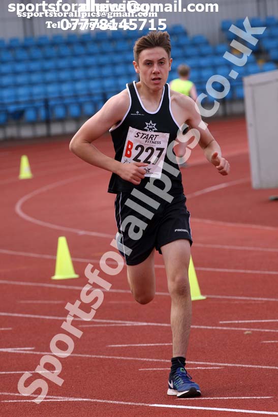 Boys under-15s 3 stage relay, Northern Senior 6 and 4 and Junior Stage Road Relays, SportsCity, Manchester. Photo:  David T. Hewitson/Sports for All Pics